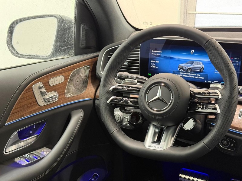 Mercedes-Benz GLE Vehicle Image 8