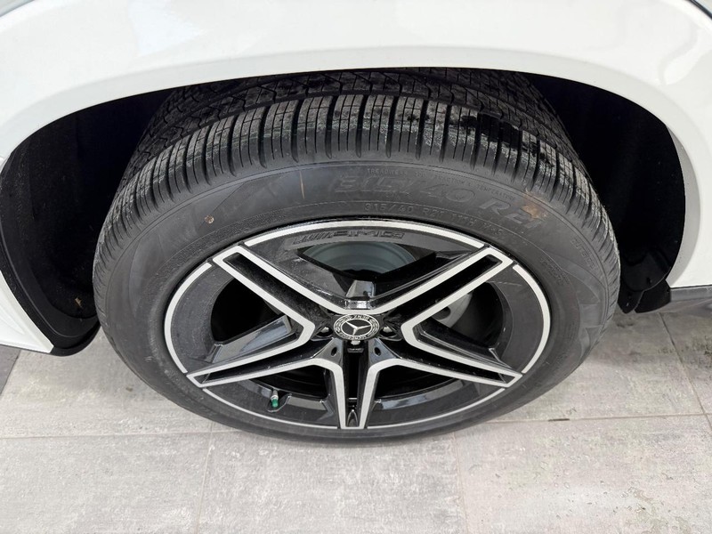 Mercedes-Benz GLS Vehicle Image 3