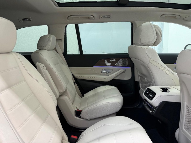 Mercedes-Benz GLS Vehicle Image 5