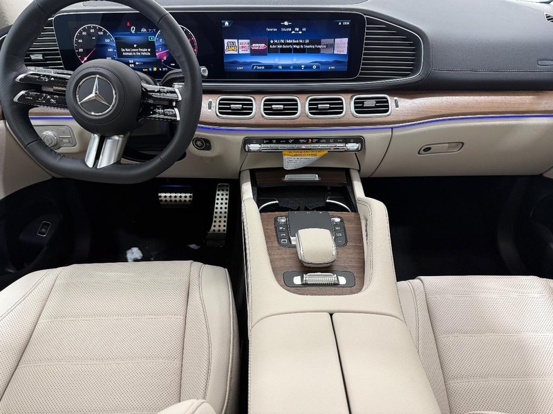Mercedes-Benz GLS Vehicle Image 6