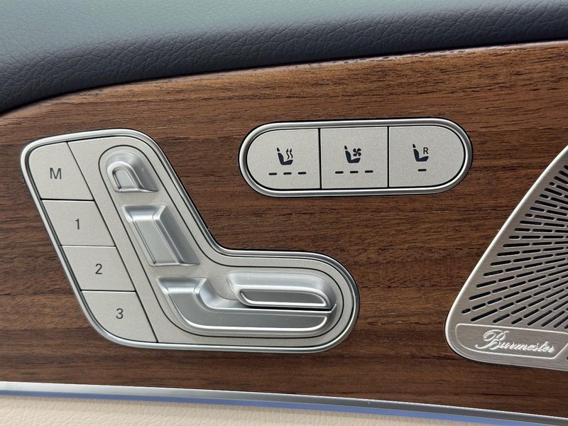 Mercedes-Benz GLS Vehicle Image 10