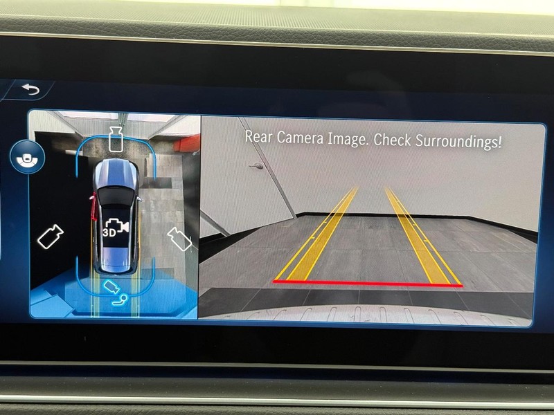 Mercedes-Benz GLS Vehicle Image 14