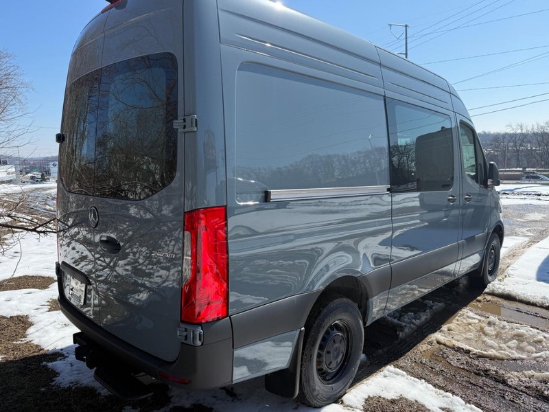 Mercedes-Benz Sprinter Van Vehicle Image 3