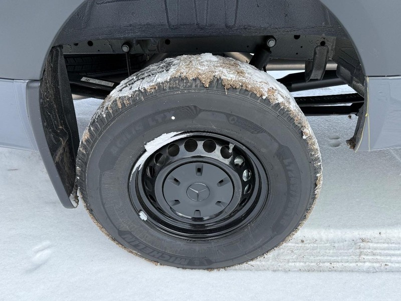 Mercedes-Benz Sprinter Van Vehicle Image 4