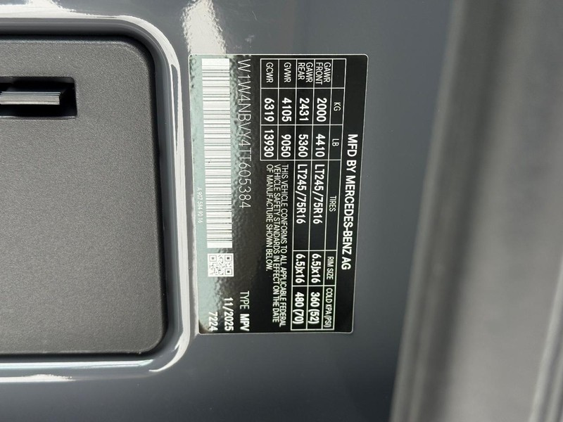 Mercedes-Benz Sprinter Van Vehicle Image 17