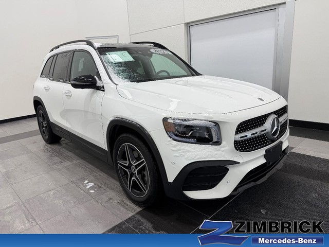 2022 Mercedes-Benz GLB Base's photo