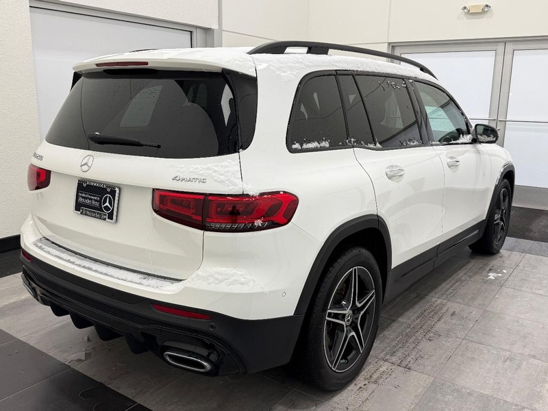 Mercedes-Benz GLB Vehicle Image 2