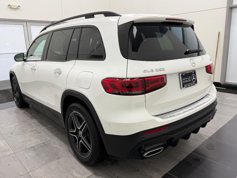 Mercedes-Benz GLB Vehicle Image 4