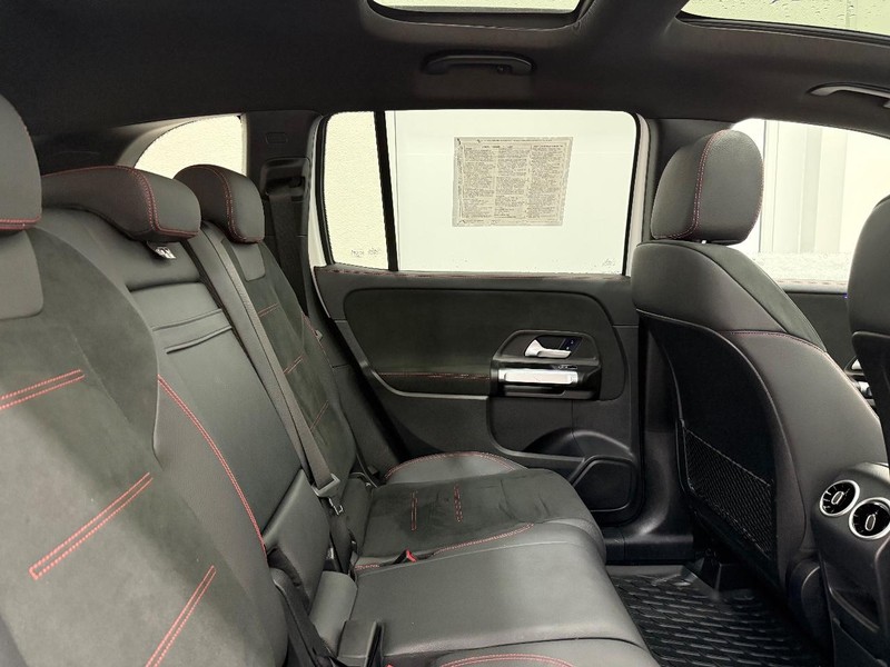 Mercedes-Benz GLB Vehicle Image 8