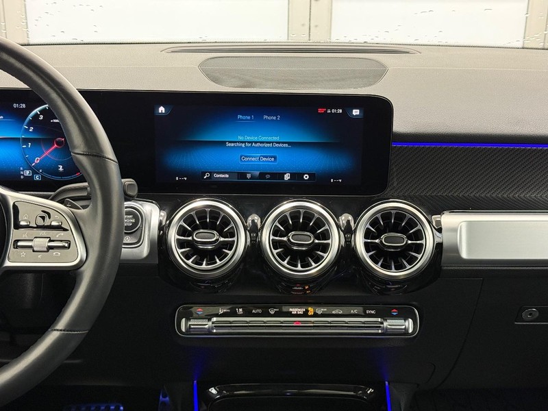 Mercedes-Benz GLB Vehicle Image 10