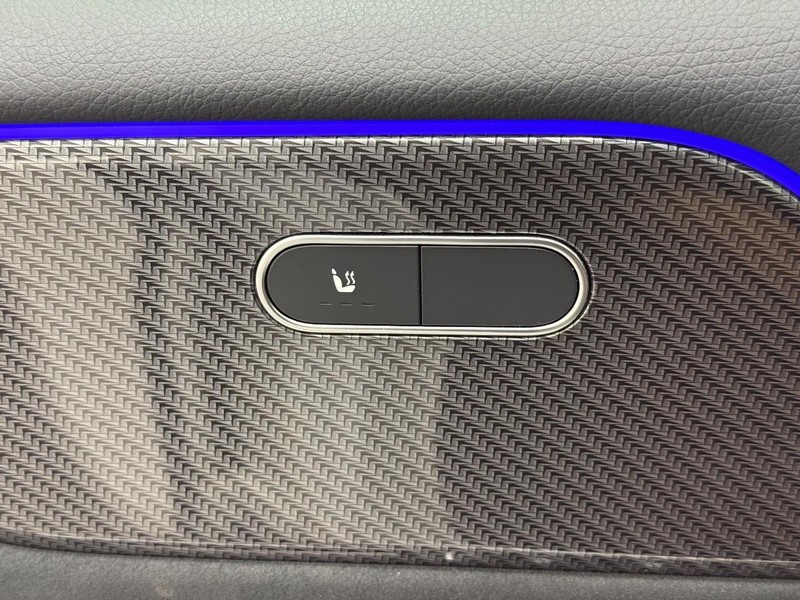 Mercedes-Benz GLB Vehicle Image 13