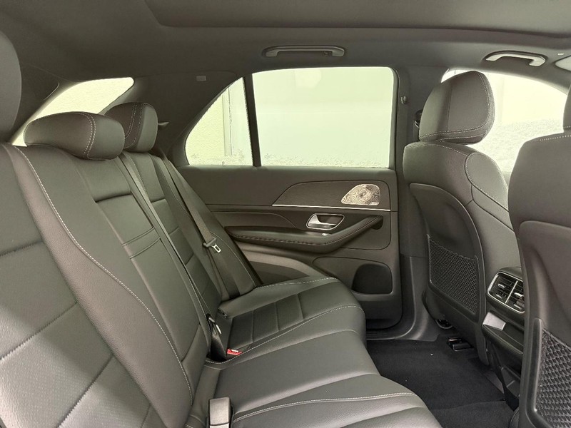 Mercedes-Benz GLE Vehicle Image 5