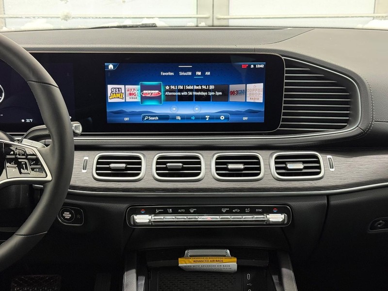 Mercedes-Benz GLE Vehicle Image 7