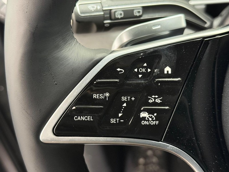 Mercedes-Benz GLE Vehicle Image 11