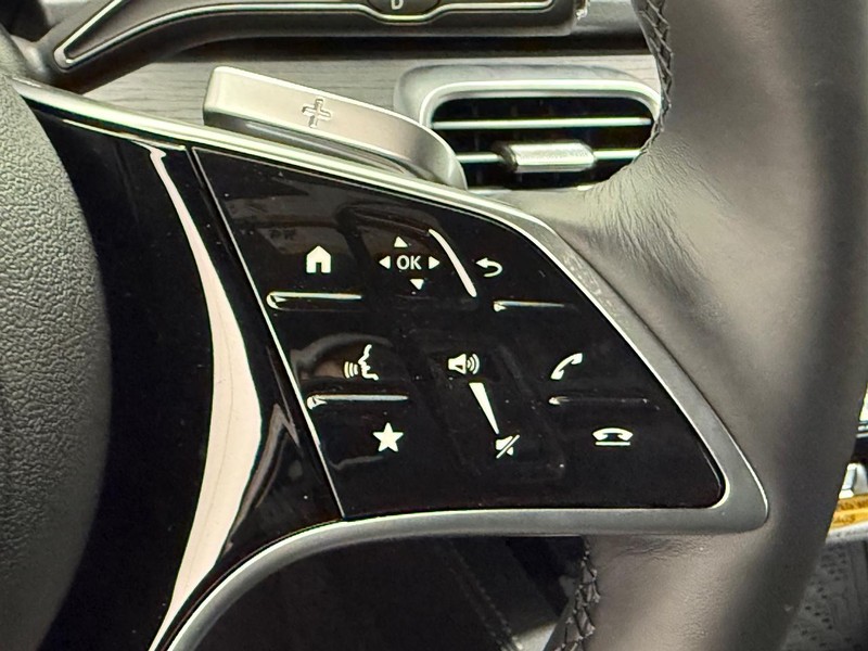 Mercedes-Benz GLE Vehicle Image 12