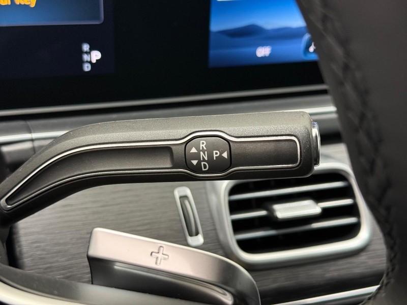 Mercedes-Benz GLE Vehicle Image 13