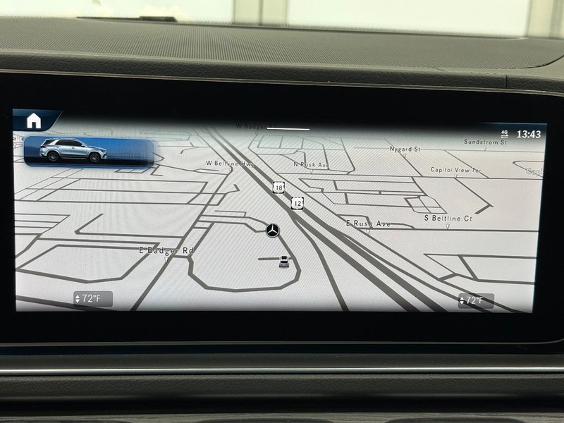 Mercedes-Benz GLE Vehicle Image 15