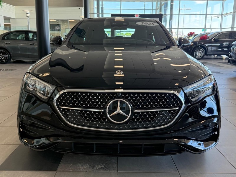 Mercedes-Benz E-Class Vehicle Image 8