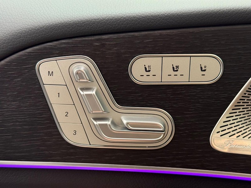 Mercedes-Benz GLE Vehicle Image 9