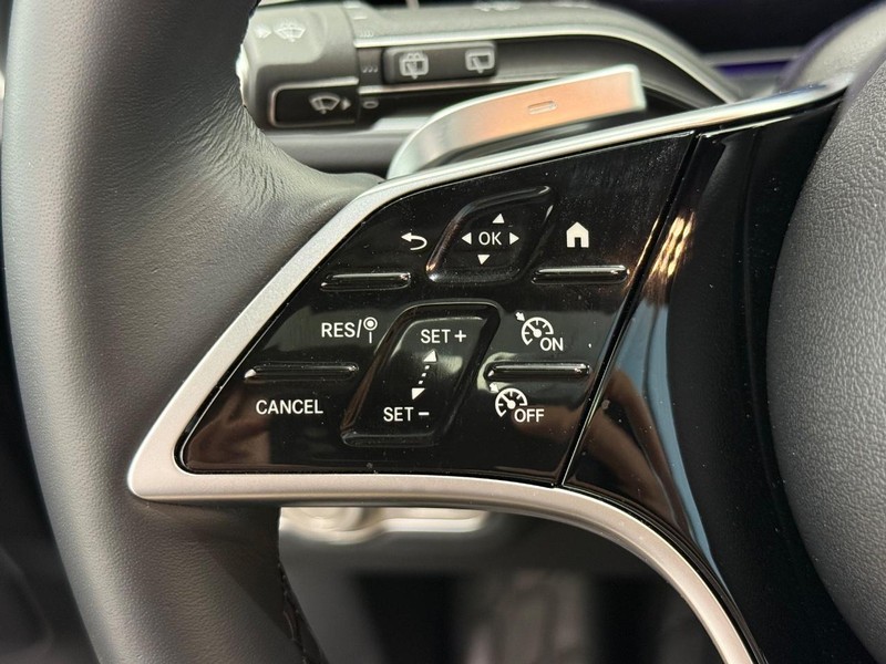 Mercedes-Benz GLE Vehicle Image 10