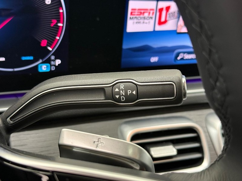 Mercedes-Benz GLE Vehicle Image 12