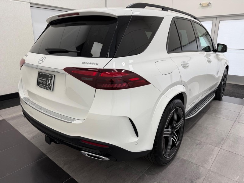 Mercedes-Benz GLE Vehicle Image 2