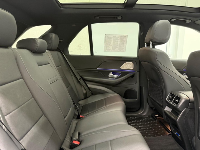 Mercedes-Benz GLE Vehicle Image 4