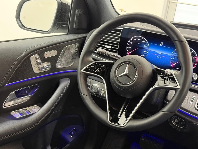Mercedes-Benz GLE Vehicle Image 7