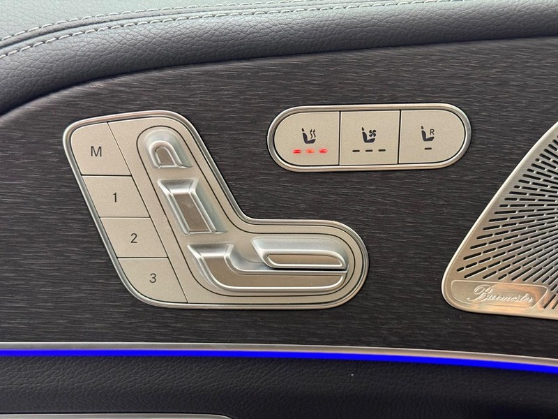 Mercedes-Benz GLE Vehicle Image 9
