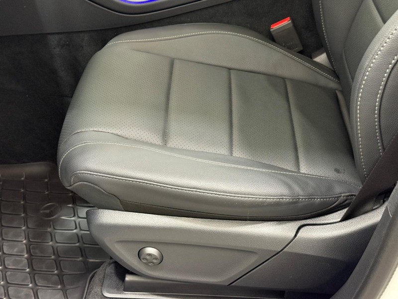 Mercedes-Benz GLE Vehicle Image 17