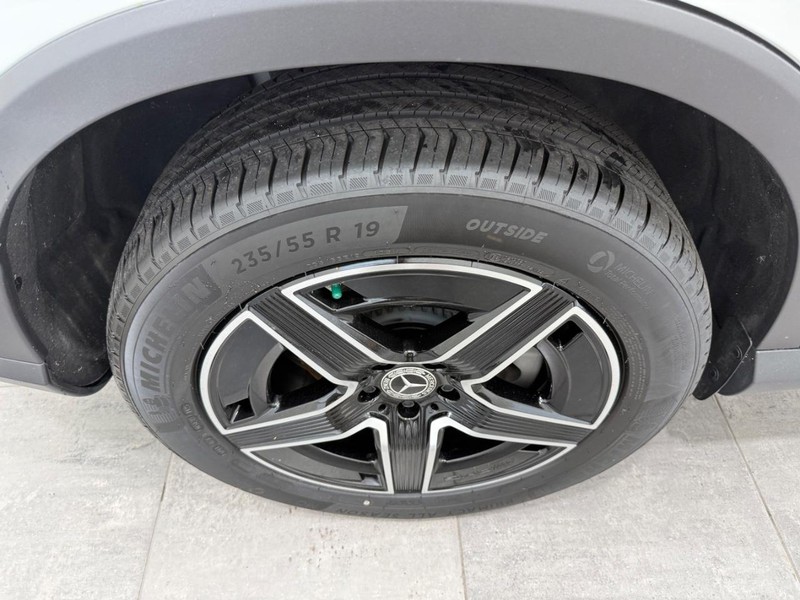 Mercedes-Benz GLC Vehicle Image 3