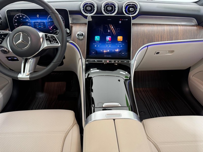 Mercedes-Benz GLC Vehicle Image 5