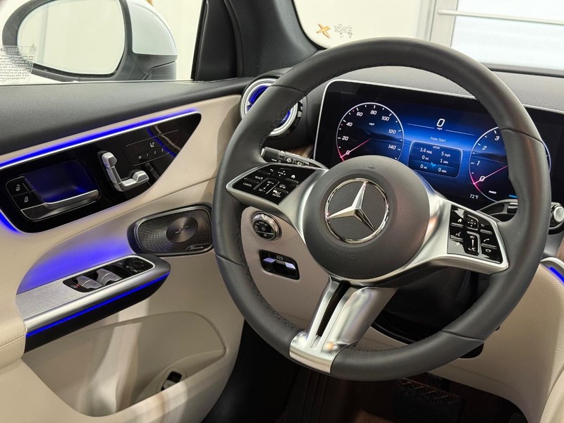 Mercedes-Benz GLC Vehicle Image 7