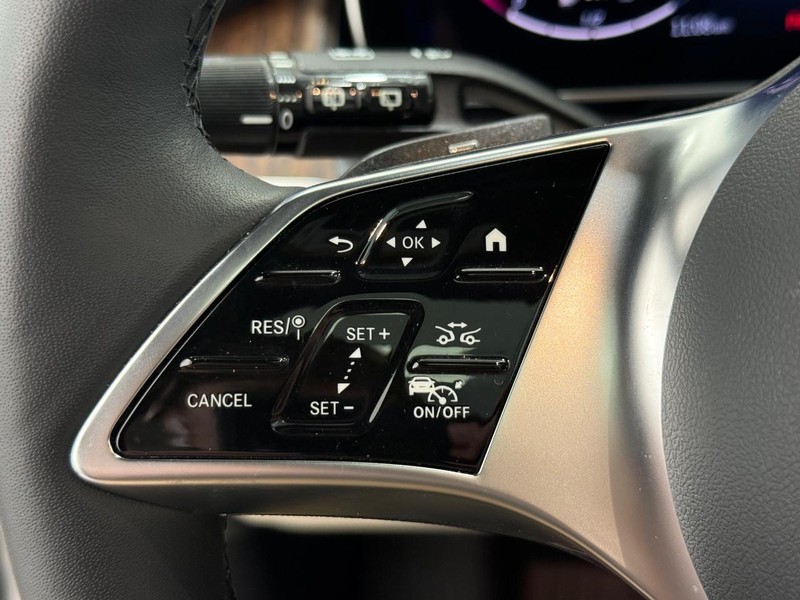 Mercedes-Benz GLC Vehicle Image 10