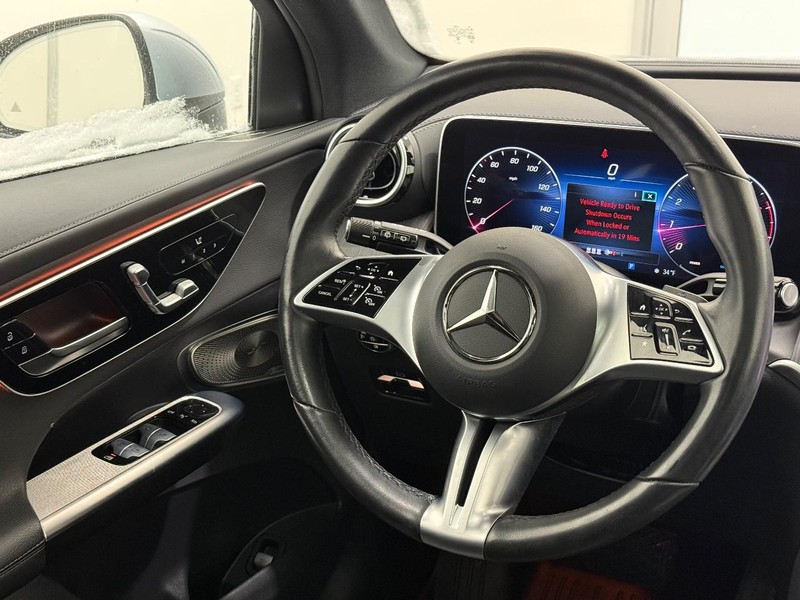 Mercedes-Benz GLC Vehicle Image 11