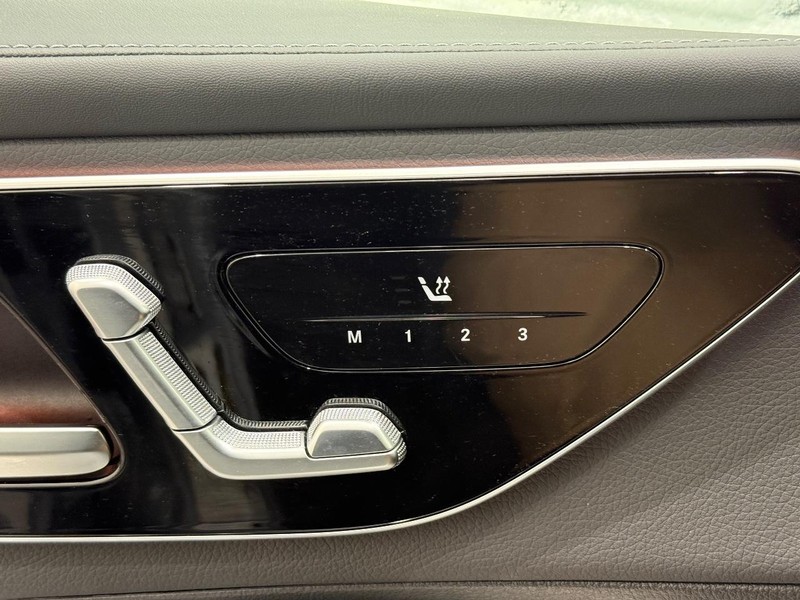 Mercedes-Benz GLC Vehicle Image 13