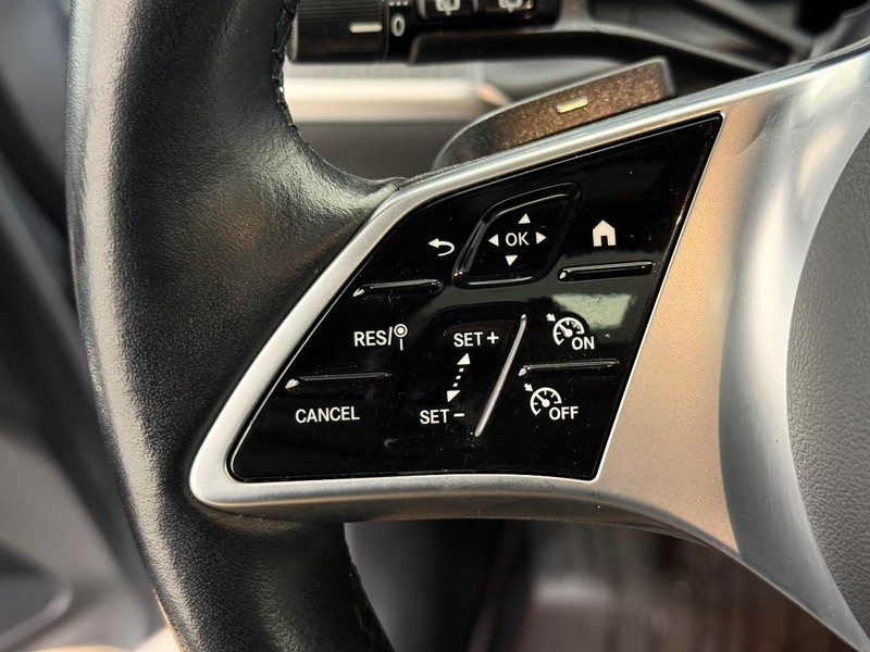 Mercedes-Benz GLC Vehicle Image 14