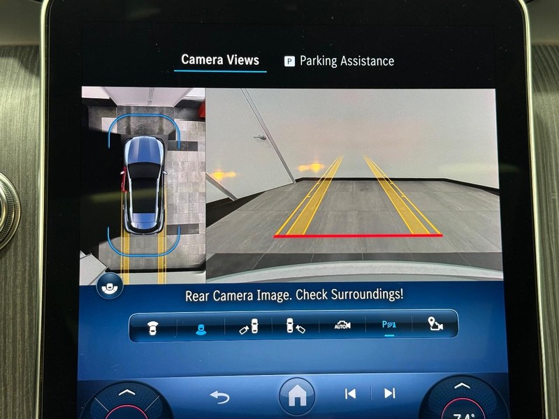 Mercedes-Benz GLC Vehicle Image 17