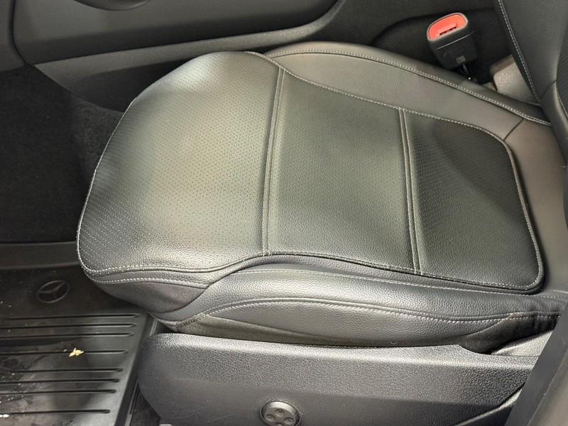 Mercedes-Benz GLC Vehicle Image 19