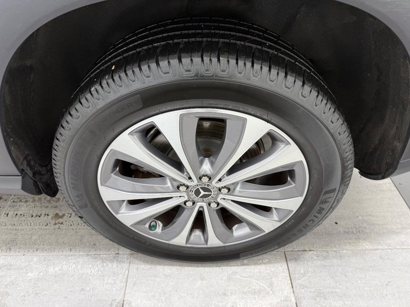 Mercedes-Benz GLE Vehicle Image 5