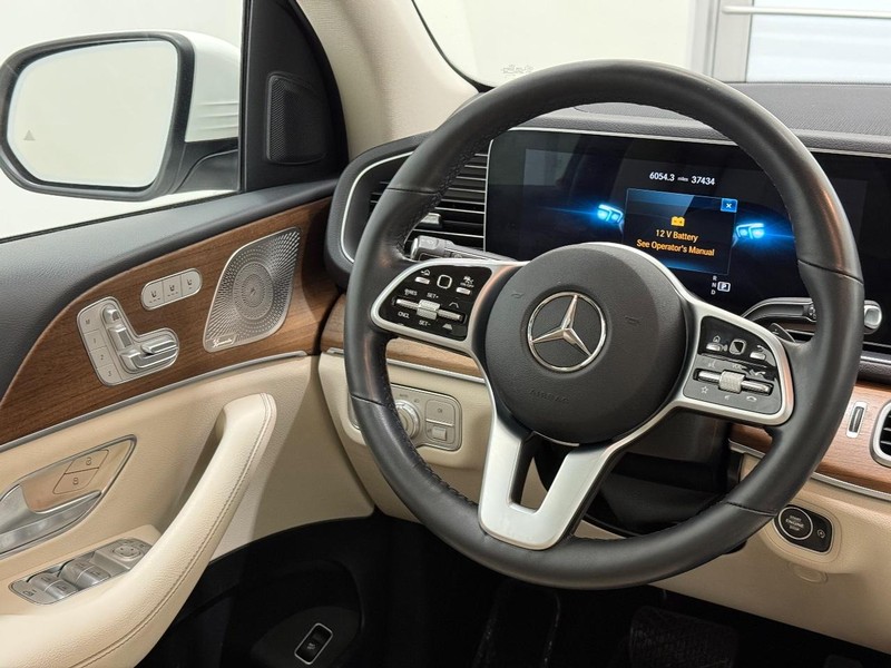 Mercedes-Benz GLE Vehicle Image 11