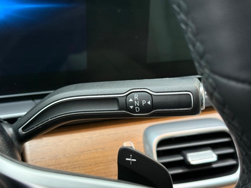 Mercedes-Benz GLE Vehicle Image 16