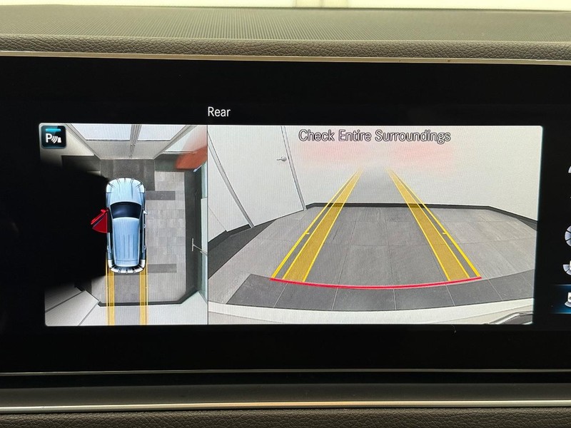 Mercedes-Benz GLE Vehicle Image 17