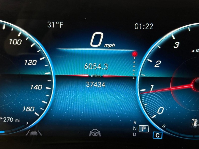 Mercedes-Benz GLE Vehicle Image 18