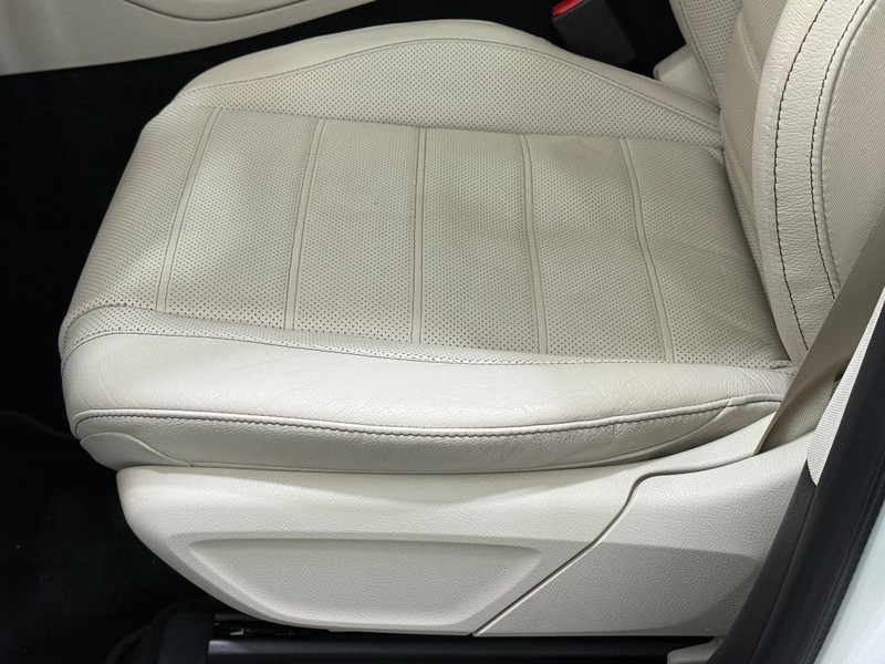 Mercedes-Benz GLE Vehicle Image 21