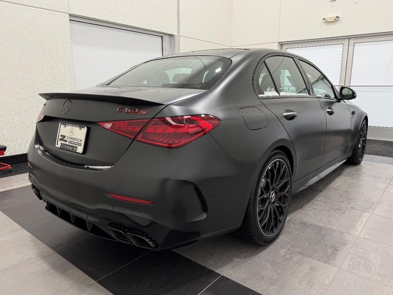 Mercedes-Benz C-Class Vehicle Image 2