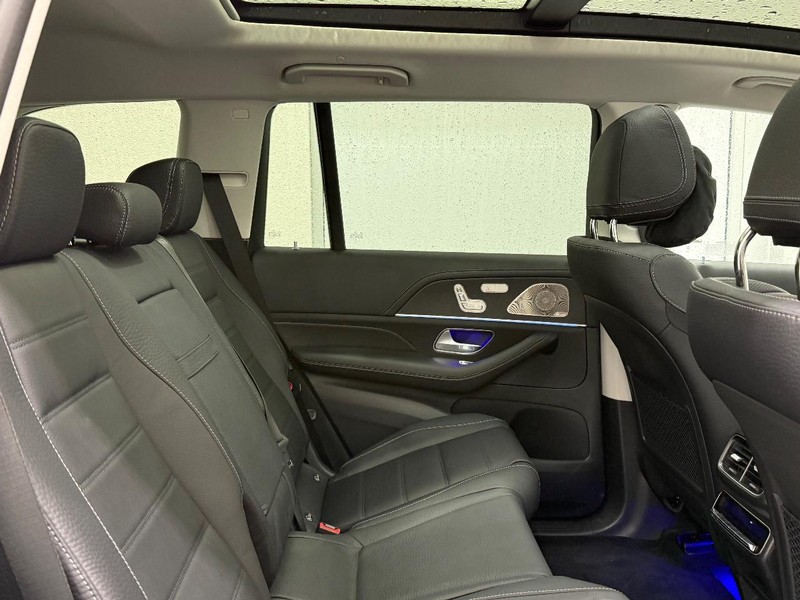 Mercedes-Benz GLS Vehicle Image 5