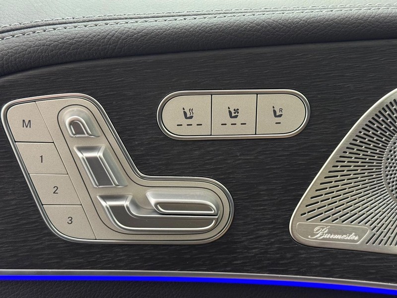 Mercedes-Benz GLS Vehicle Image 10