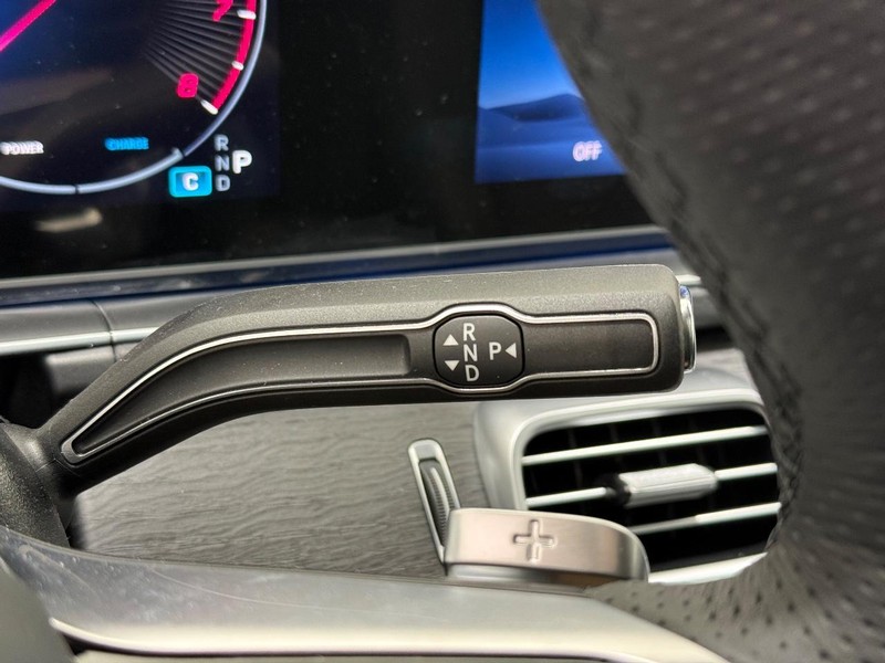 Mercedes-Benz GLS Vehicle Image 13