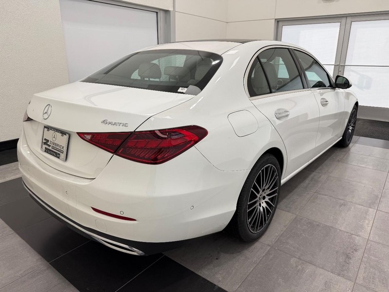 Mercedes-Benz C-Class Vehicle Image 2